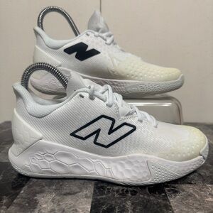 New Balance Women's Fresh Foam Lav V2 Tennis Shoe, White, Size 6 (read)